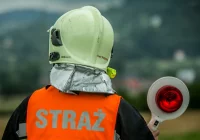 Pożar samochodu: kierowca bezpiecznie opuścił pojazd​ - zdjęcie główne