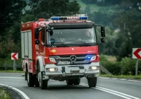 Strażacy zadysponowani do zneutralizowania wycieku. Rzekoma plama oleju okazała się... sokiem z jabłek - zdjęcie główne