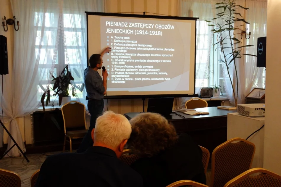 Duch Josefa Rotha w limanowskim muzeum - zdjęcie 15