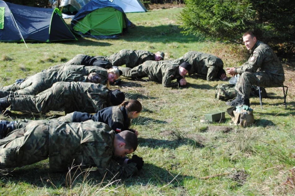 Młodzież na obozie klas wojskowych - zdjęcie 3