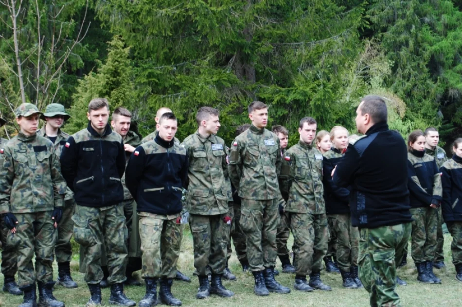 Młodzież na obozie klas wojskowych - zdjęcie 5