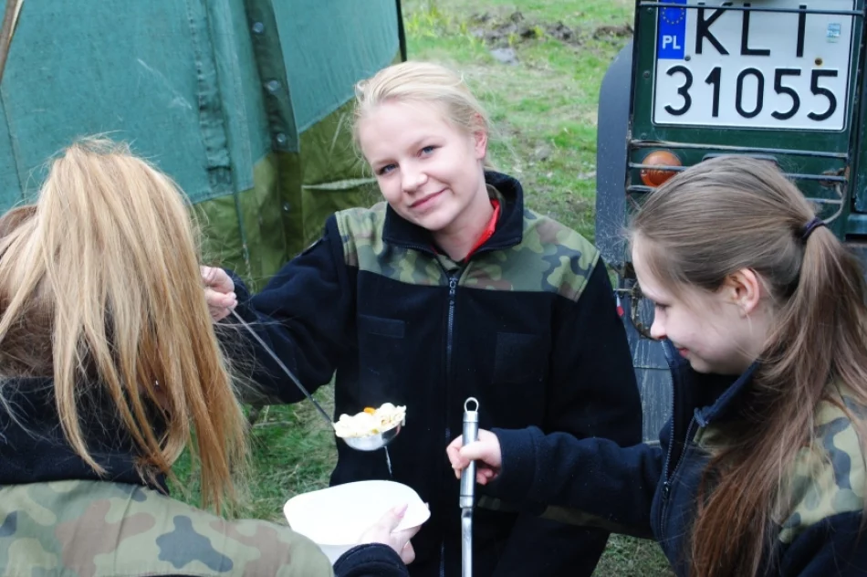 Młodzież na obozie klas wojskowych - zdjęcie 6