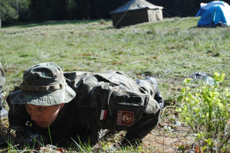 Młodzież na obozie klas wojskowych - zdjęcie 9