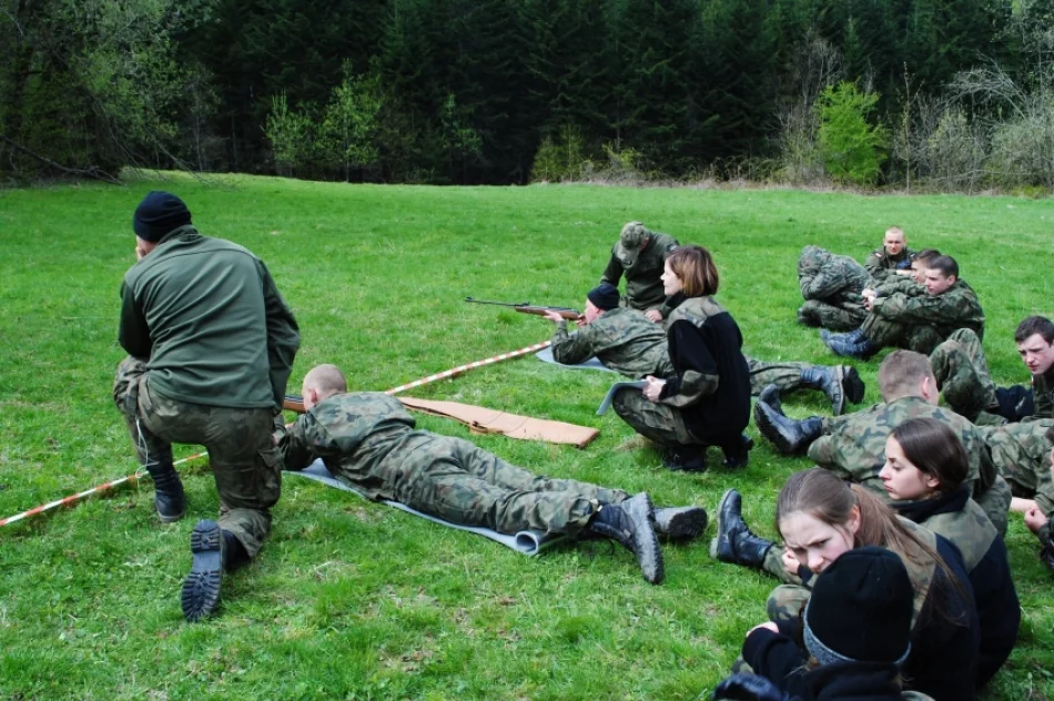 Młodzież na obozie klas wojskowych - zdjęcie 16