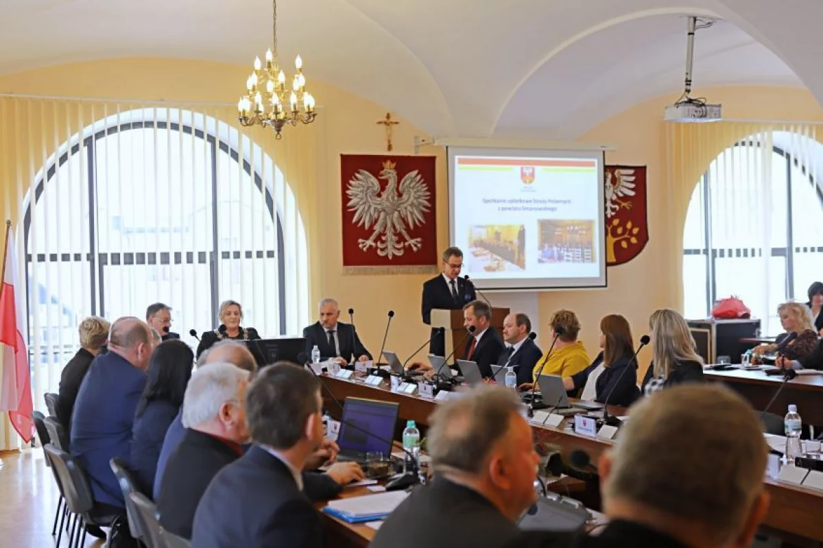 Retransmisja V sesji Rady Powiatu Limanowskiego