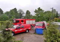 Osuwa się ściana budynku na osiedlu romskim. Mieszkańców ewakuowano - zdjęcie główne