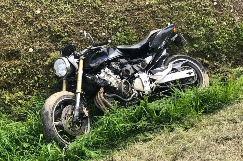 Zderzenie samochodu i motocykla na "krajówce" - zdjęcie 3