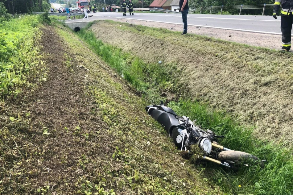 Zderzenie samochodu i motocykla na "krajówce" - zdjęcie 4