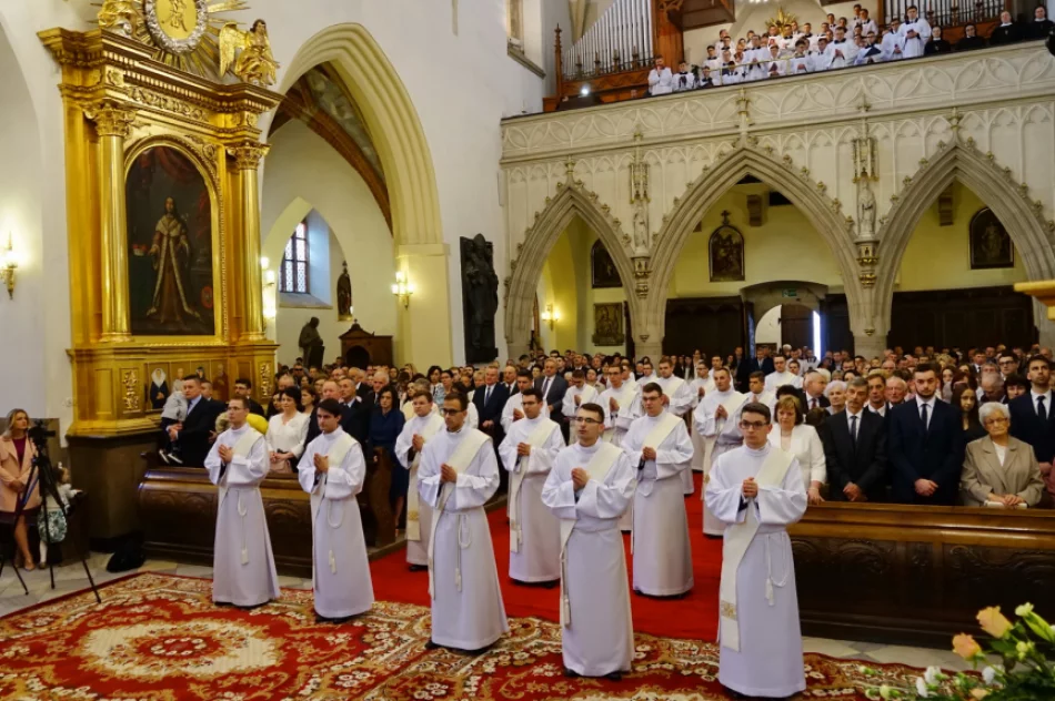 „Chrystus i Kościół pokładają w was nadzieję” - 20 diakonów przyjęło święcenia kapłańskie - zdjęcie 4