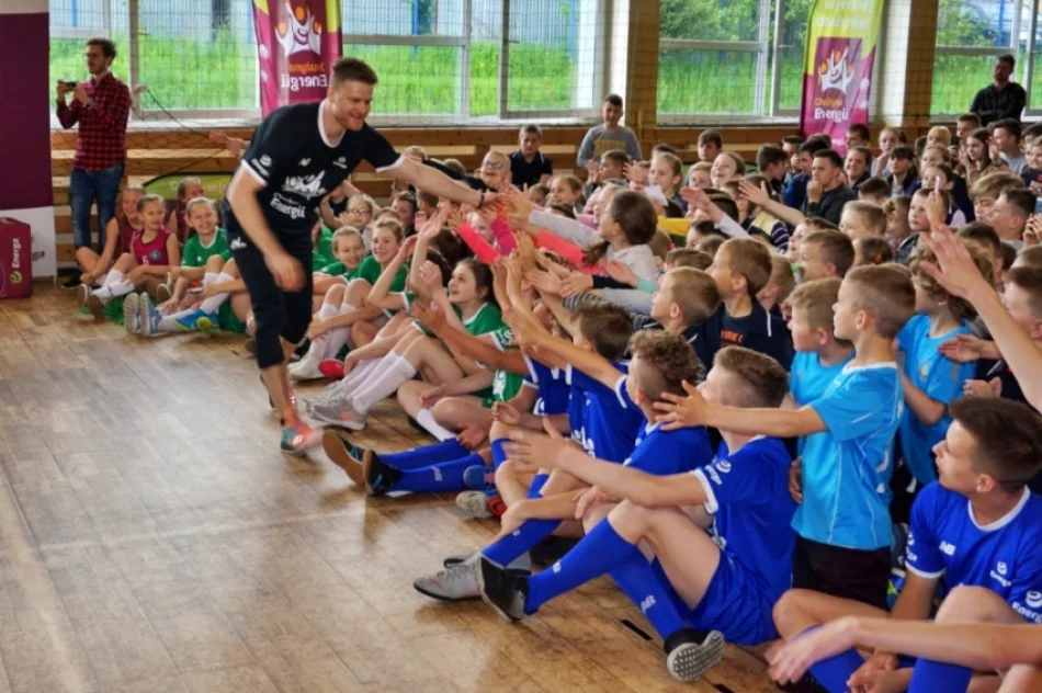 Gwiazdy Sportu odwiedziły szkołę na Limanowszczyźnie - zdjęcie 6