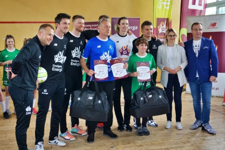 Gwiazdy Sportu odwiedziły szkołę na Limanowszczyźnie - zdjęcie 10