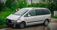 Zderzenie dwóch samochodów na drodze powiatowej - zdjęcie 2