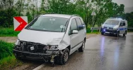 Zderzenie dwóch samochodów na drodze powiatowej - zdjęcie 4