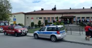 Ewakuowano około 400 osób z budynku szkoły - zdjęcie 2
