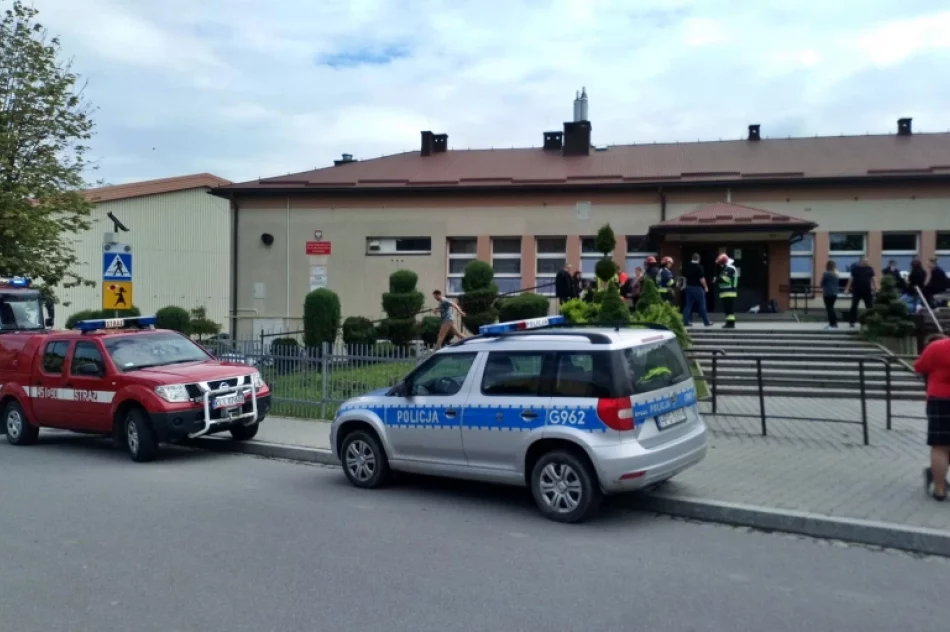 Ewakuowano około 400 osób z budynku szkoły - zdjęcie 2