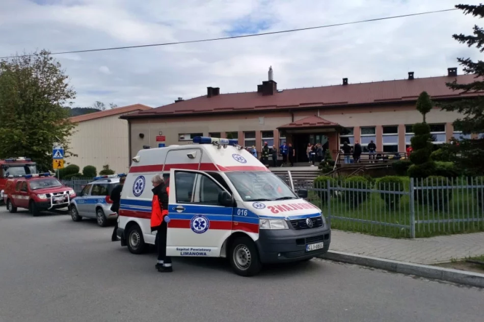 Ewakuowano około 400 osób z budynku szkoły - zdjęcie 4