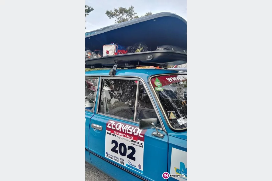 'Blue Jimmy' na trasie - limanowska załoga uczestniczy w 'Złombolu 2016' - zdjęcie 3