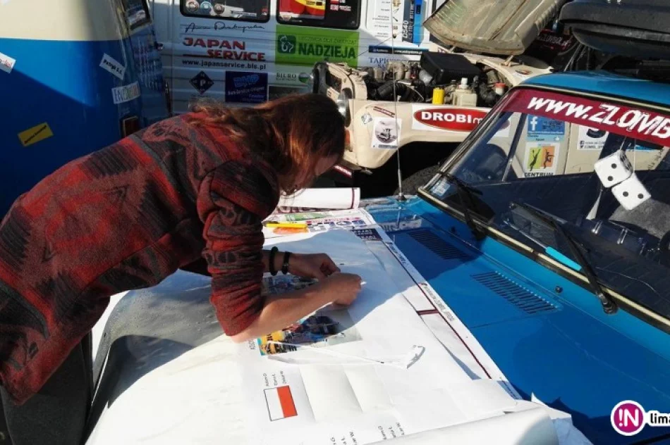 'Blue Jimmy' na trasie - limanowska załoga uczestniczy w 'Złombolu 2016' - zdjęcie 4