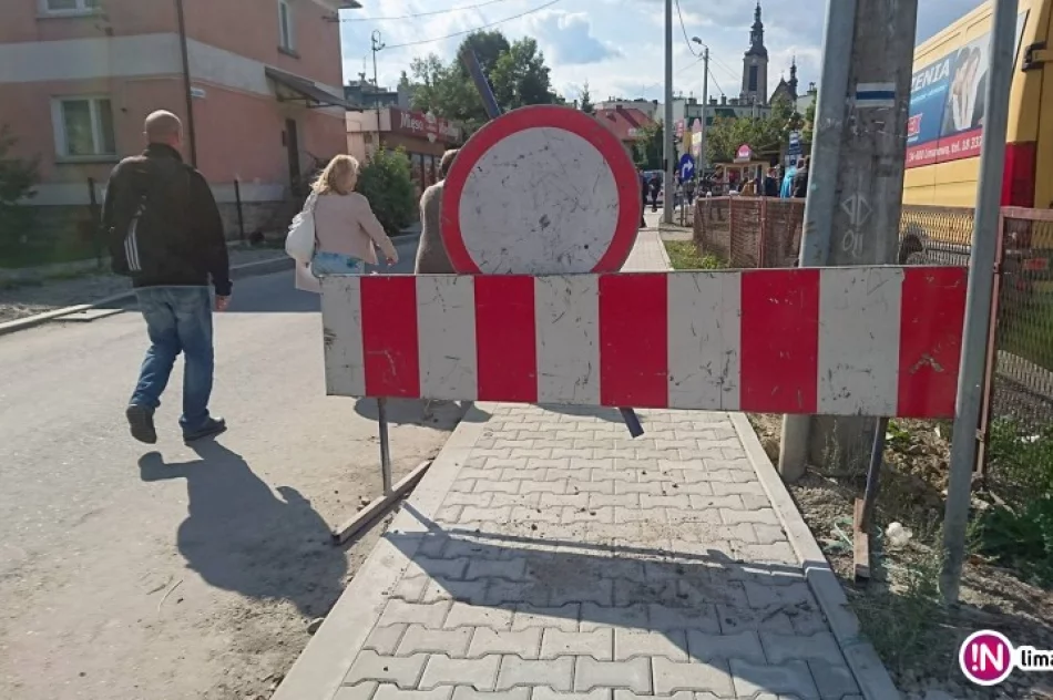 Fotointerwencja: zamieszanie ze znakami - zdjęcie 2