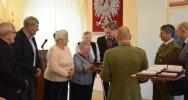 Odznaczenia dla rodziców za służbę wojskową synów - zdjęcie 2
