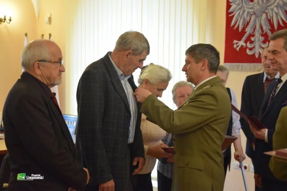 Odznaczenia dla rodziców za służbę wojskową synów - zdjęcie 4