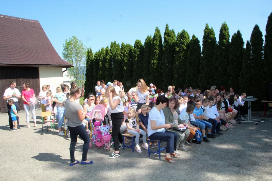 Piknik z okazji Dnia Matki i Dnia Dziecka w Wysokiem - zdjęcie 3