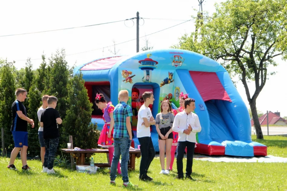 Piknik z okazji Dnia Matki i Dnia Dziecka w Wysokiem - zdjęcie 12