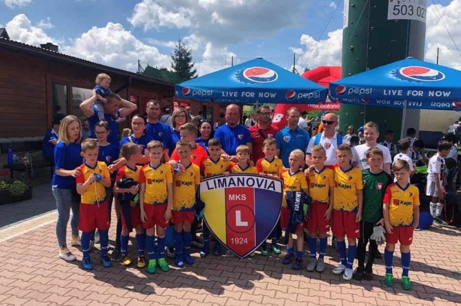 Potęgi piłkarskie w starciu z Limanovią - zdjęcie 18