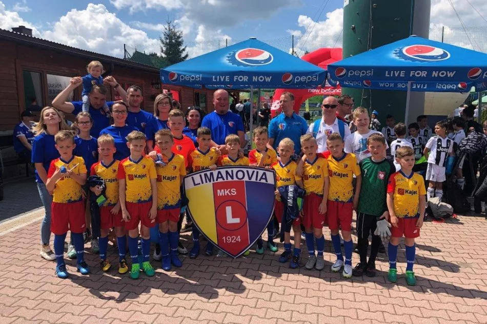 Potęgi piłkarskie w starciu z Limanovią - zdjęcie 19