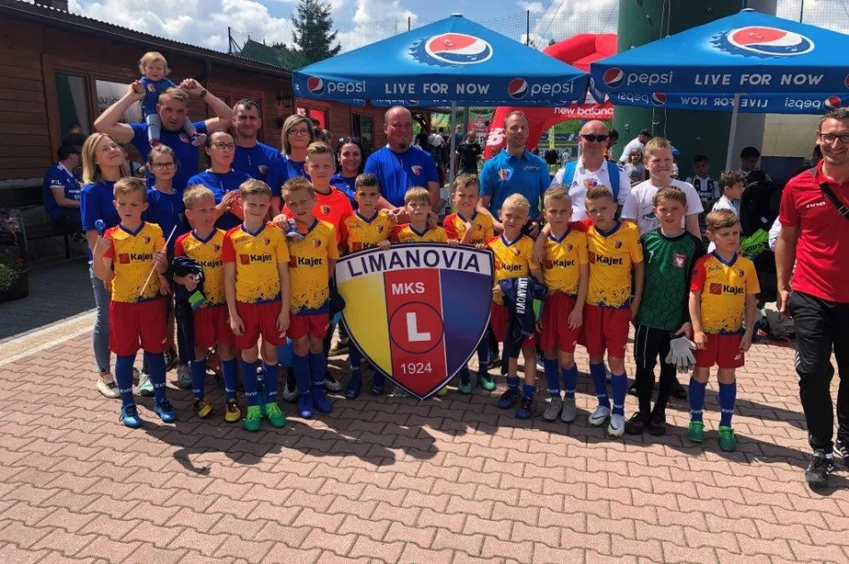 Potęgi piłkarskie w starciu z Limanovią - zdjęcie 20