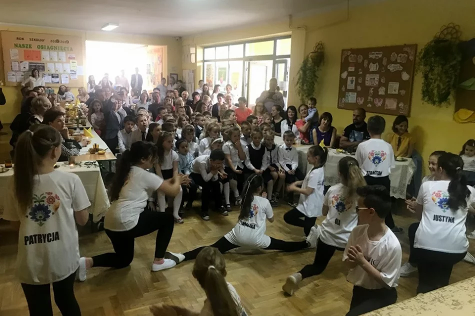 Dzień Mamy i Taty w Szkole Podstawowej w Kaninie - zdjęcie 12