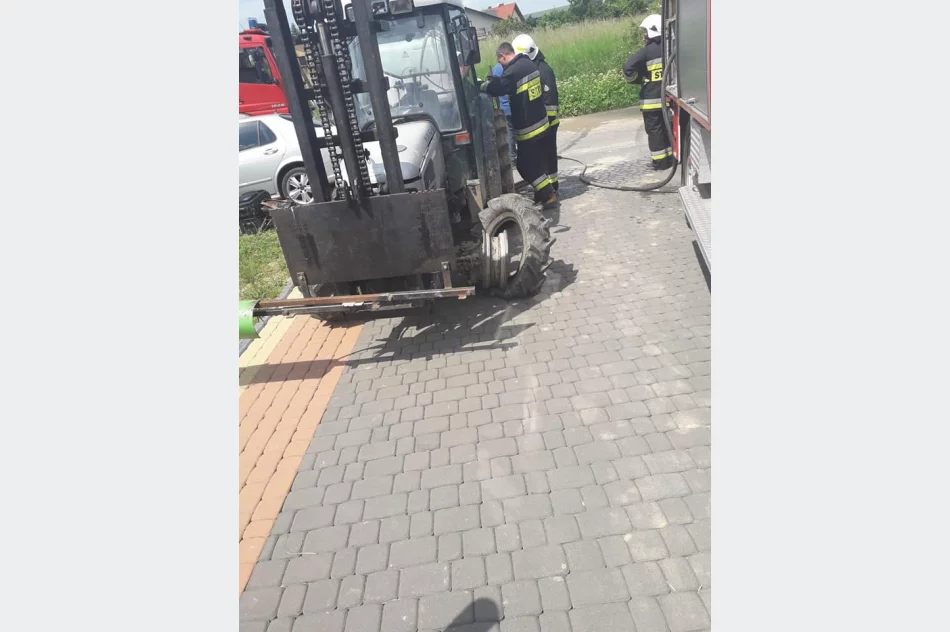 Ciągnik zderzył się z samochodem - zdjęcie 2