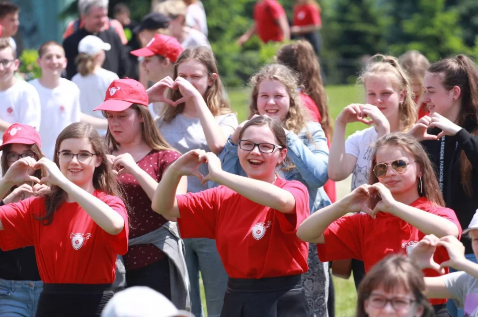 XIII Zjazd Szkolnych Kół Caritas z diecezji tarnowskiej w Pasierbcu - zdjęcie 16