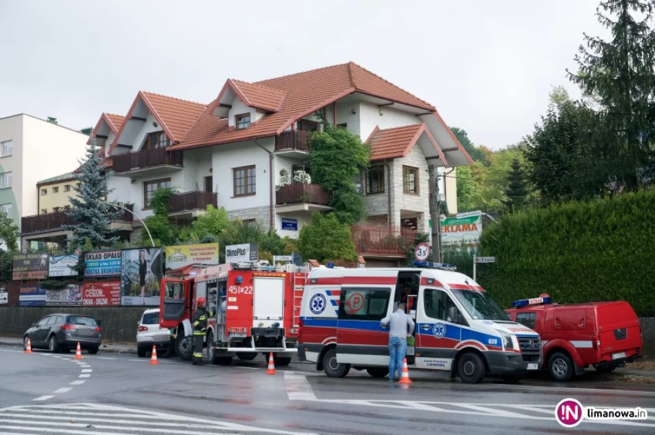 Zderzenie samochodów na skrzyżowaniu w centrum - zdjęcie 2