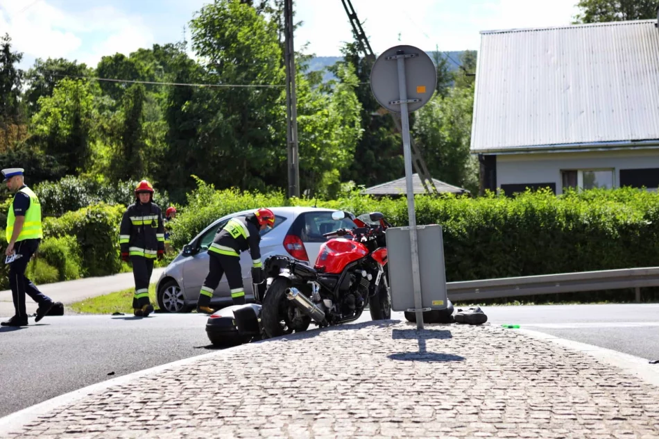 Zderzenie motocykla i samochodu osobowego na "krajówce" - zdjęcie 6