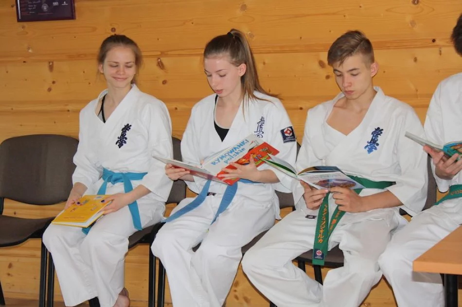 Mistrzowie karate czytali dzieciom - zdjęcie 4