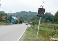 Uruchomiono radarowe wyświetlacze prędkości. Urządzenia wprowadzają w błąd - zdjęcie główne