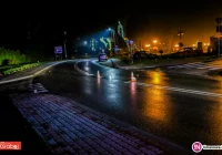 Pieszy odbił się od auta i wpadł pod drugie. Trafił do szpitala - zdjęcie główne