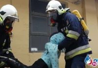 Wiele elementów strażackich ćwiczeń - zdjęcie główne