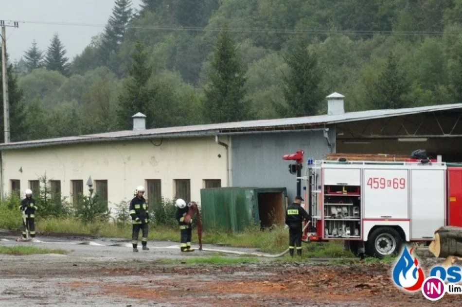 Wiele elementów strażackich ćwiczeń - zdjęcie 3