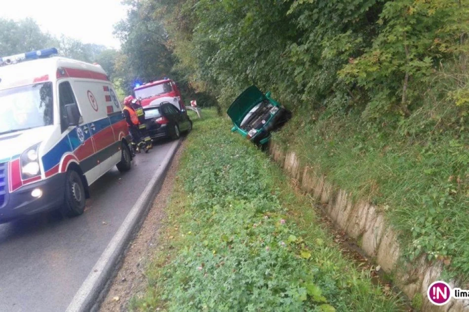 Zderzenie dwóch samochodów - zdjęcie 4