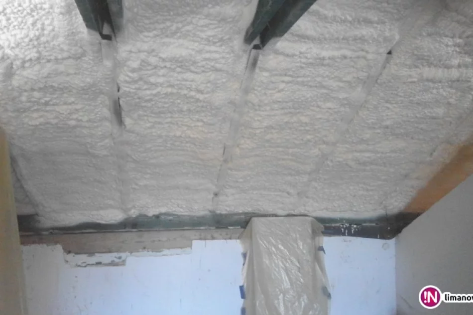 Cieplejszy dom zimą - docieplanie pianą poddaszy i skosów betonowych - zdjęcie 4