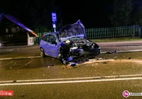 Dwie osoby ranne w zderzeniu aut. Policja szuka jednego z kierowców - zdjęcie główne