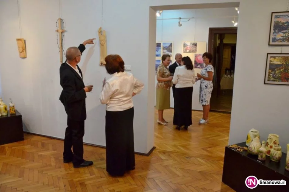 Choć wciąż lato, w galerii dominują 'jesienne barwy' - zdjęcie 3