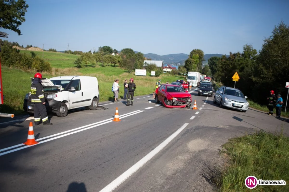 Wypadek, cztery kolizje i nietrzeźwy za kierownicą