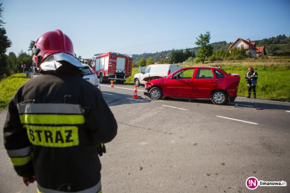 Zderzenie trzech aut - jedna osoba w szpitalu - zdjęcie 3