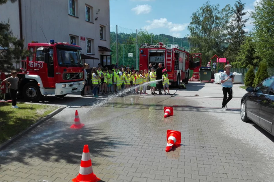 Dzień Dziecka w Szkole Podstawowej Nr 2 w Siekierczynie - zdjęcie 12