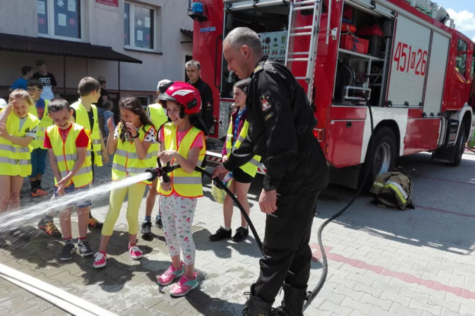 Dzień Dziecka w Szkole Podstawowej Nr 2 w Siekierczynie - zdjęcie 13