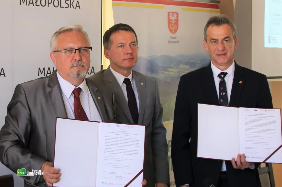 Samorządowcy podpisali umowy na projekty oferujące szkolenia i kursy - zdjęcie 3