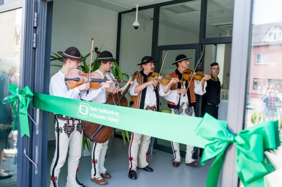 Uroczyste otwarcie nowej centrali banku - zdjęcie 2